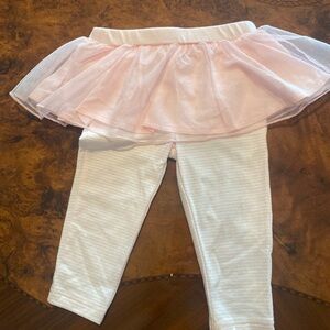 NWOT  baby girls leggings 9 Mos.
